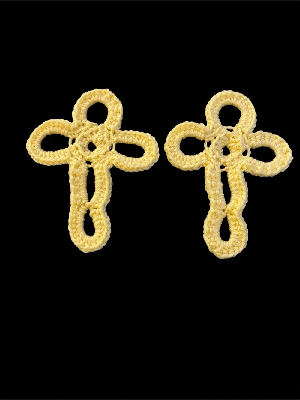 Handmade Crocheted Crosses Set of 2  Buttercup Bookmart Decor Ornament Bible